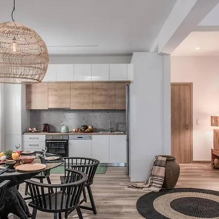 Khroma Luxury 3- Front Apartament *